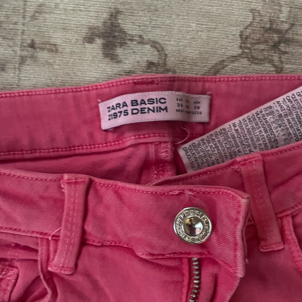 Skinny jeans. Stretchy. Good condition. Coral like color. Zara Basic denim. #w37